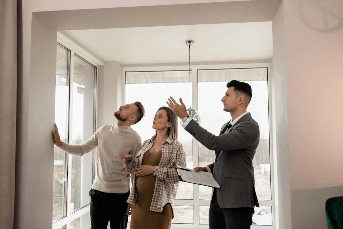 The digital closing room: What to expect when signing your final papers online